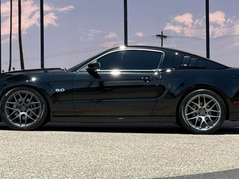 Used 2012 Ford Mustang GT RWD image 5