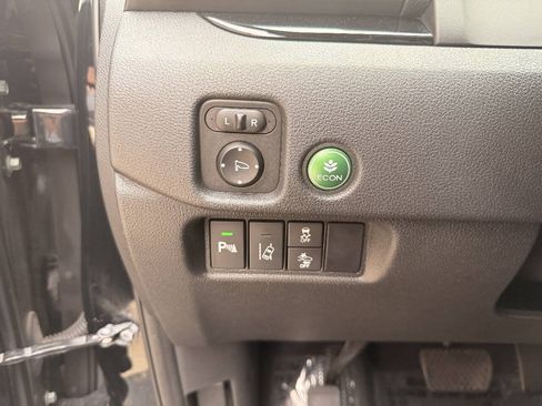 Used 2016 Honda Pilot Touring image 27