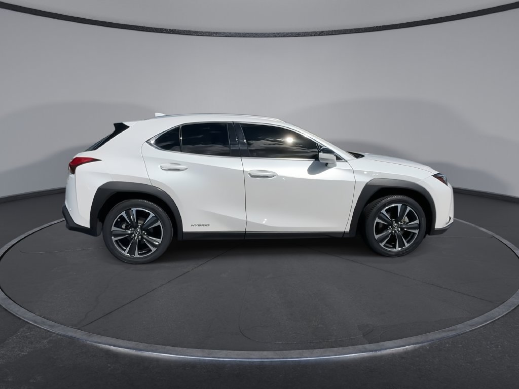 Used 2022 Lexus UX 250h w/ Accessory Package (Z1) AWD/4WD image 9