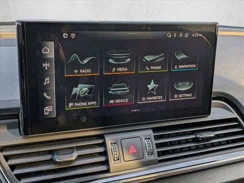 Certified 2022 Audi Q5 2.0T Premium w/ Convenience Package image 9