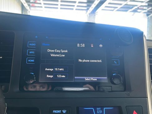 Used 2015 Toyota Sienna XLE w/ XLE Navigation Package FWD image 24