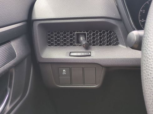 Used 2025 Honda CR-V LX image 17
