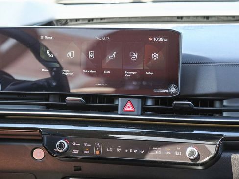 Used 2025 Kia Carnival SX Prestige FWD image 14