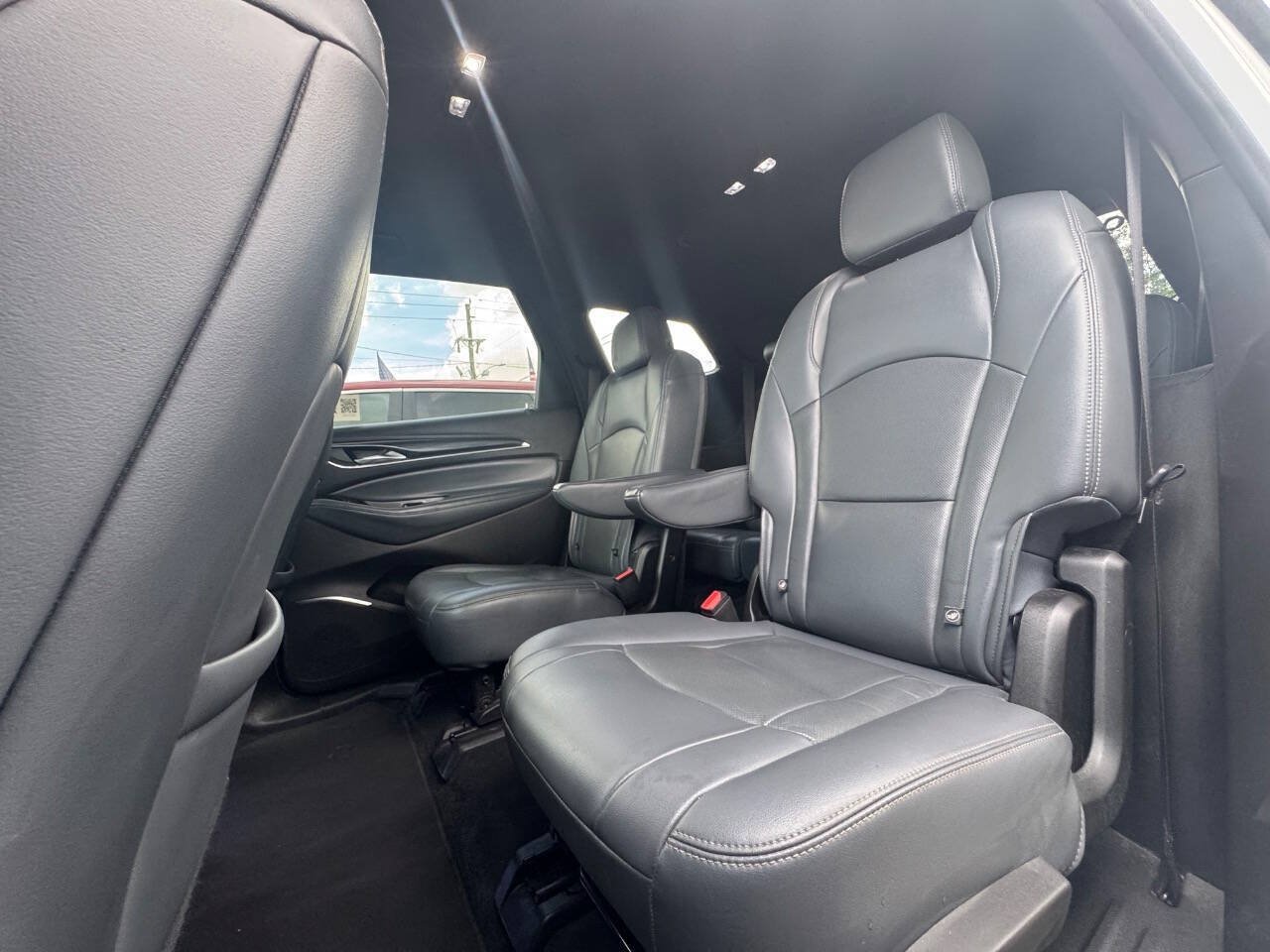 Used 2022 Buick Enclave Essence FWD image 13