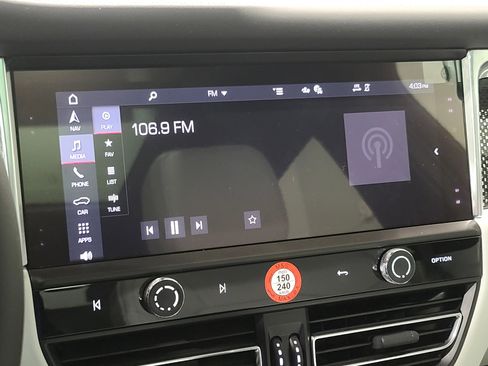 New 2026 Porsche Macan S image 21