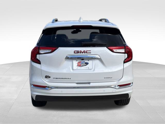 Certified 2022 GMC Terrain Denali w/ Denali Premium Package AWD/4WD image 5
