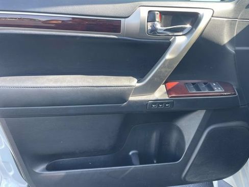 Used 2016 Lexus GX 460 w/ Premium Package AWD/4WD image 15