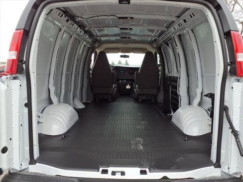 New 2026 GMC Savana 2500 image 16