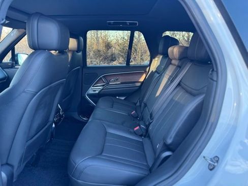 Certified 2025 Land Rover Range Rover SE AWD/4WD image 14