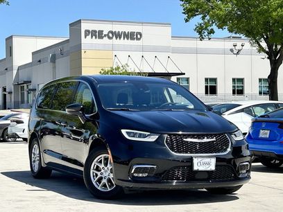 Used 2024 Chrysler Pacifica Touring-L