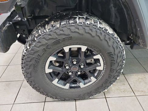 Used 2024 Jeep Gladiator Rubicon w/ Convenience Group image 41