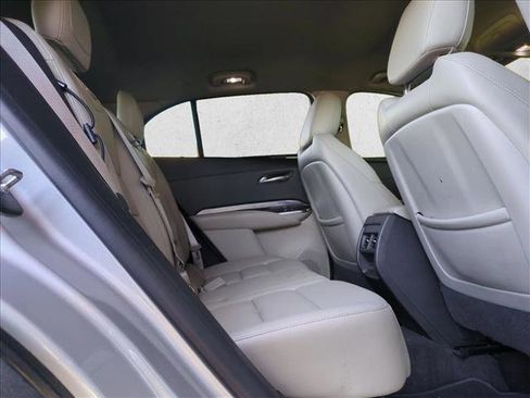 Used 2019 Cadillac XT4 Luxury w/ Cold Weather Package image 18