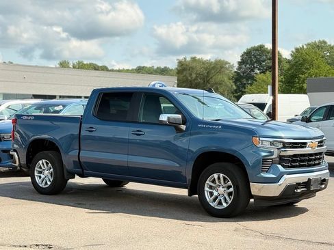 Used 2024 Chevrolet Silverado 1500 LT AWD/4WD image 23