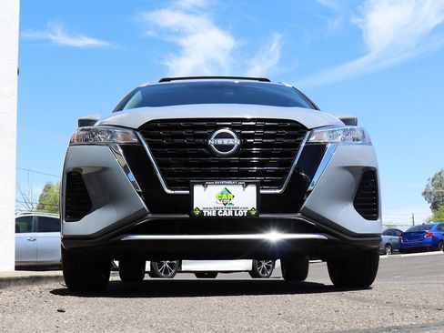 Used 2023 Nissan Kicks SV w/ Exterior Package image 17