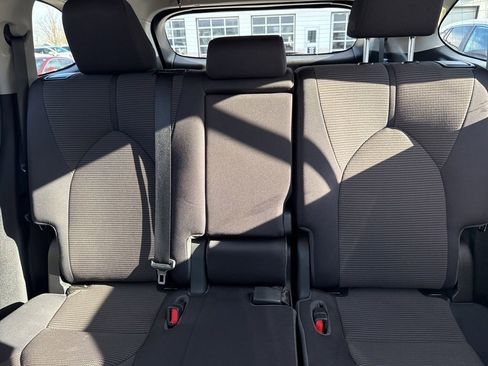 Used 2022 Toyota Highlander L image 14