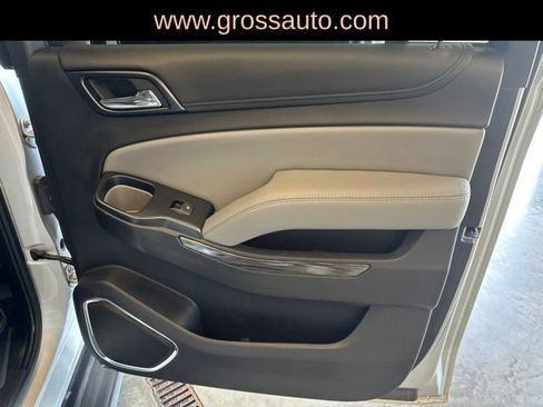 Used 2018 Chevrolet Suburban LT w/ Luxury Package AWD/4WD image 43