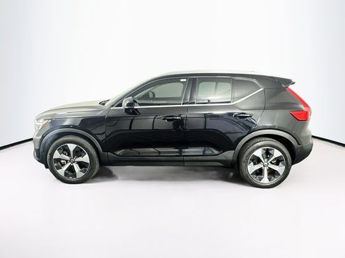 Used 2024 Volvo XC40 B5 Core w/ Protection Package Premier AWD/4WD image 4