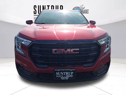 Used 2022 GMC Terrain SLT w/ Elevation Edition image 9