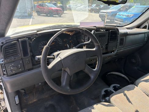 Used 2004 Chevrolet Silverado 1500 W/T RWD image 8