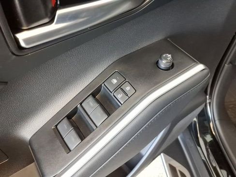 New 2026 Toyota Highlander XLE image 9