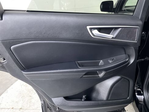 Used 2022 Ford Edge SEL image 19