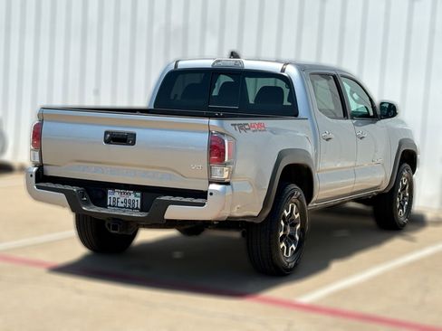 Used 2023 Toyota Tacoma TRD Off-Road w/ Technology Package AWD/4WD image 8