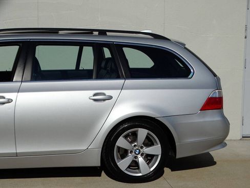Used 2007 BMW 530xi Wagon AWD/4WD image 11