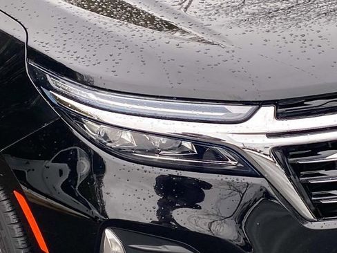 Used 2023 Chevrolet Equinox Premier image 4