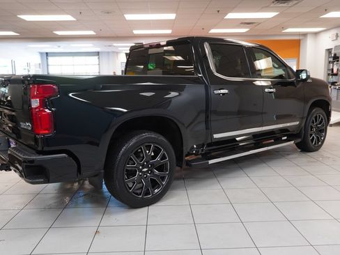 Certified 2024 Chevrolet Silverado 1500 High Country w/ High Country Premium Package AWD/4WD image 12