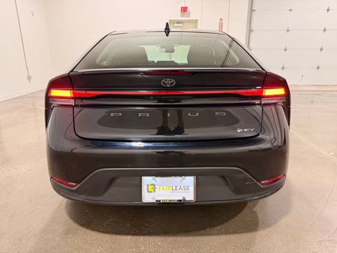 Used 2025 Toyota Prius LE FWD image 6
