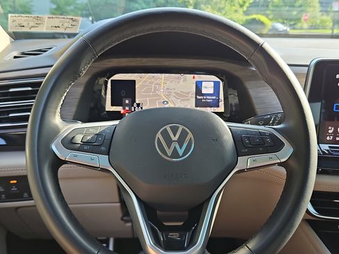 Used 2025 Volkswagen Atlas SEL Premium R-Line AWD/4WD image 19