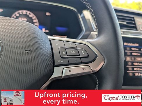 Used 2022 Volkswagen Tiguan SE image 18