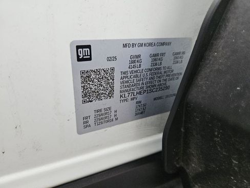 Used 2025 Chevrolet Trax LT w/ LT Convenience Package FWD image 30