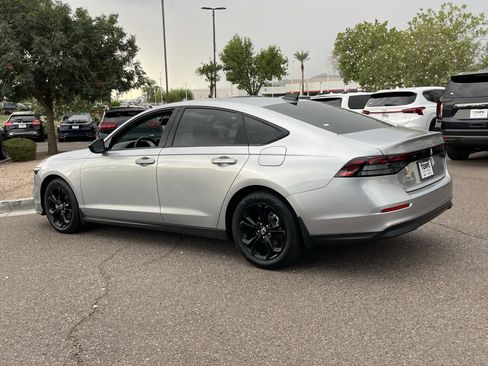 Used 2025 Honda Accord SE image 4
