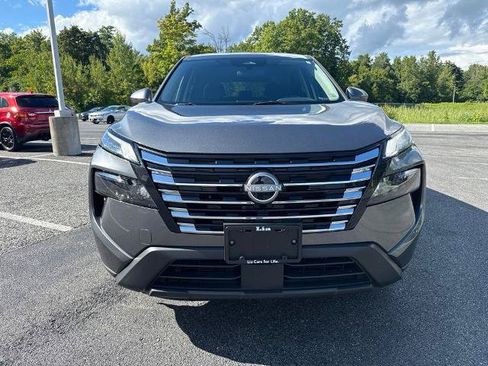 Certified 2026 Nissan Rogue SV AWD/4WD image 3