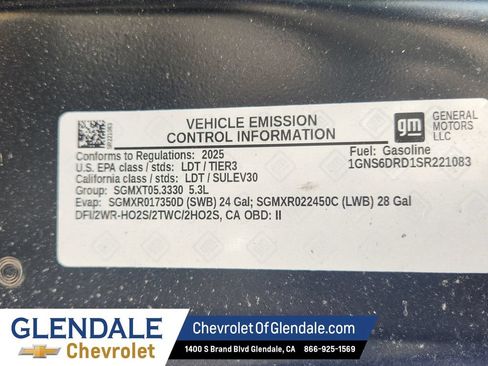 Used 2025 Chevrolet Suburban Z71 AWD/4WD image 9