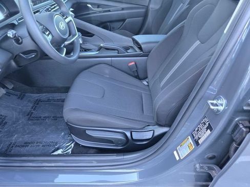 Used 2025 Hyundai Elantra SE FWD image 20