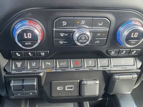 Used 2023 GMC Sierra 2500 AT4 w/ AT4 Premium Plus Package AWD/4WD image 22