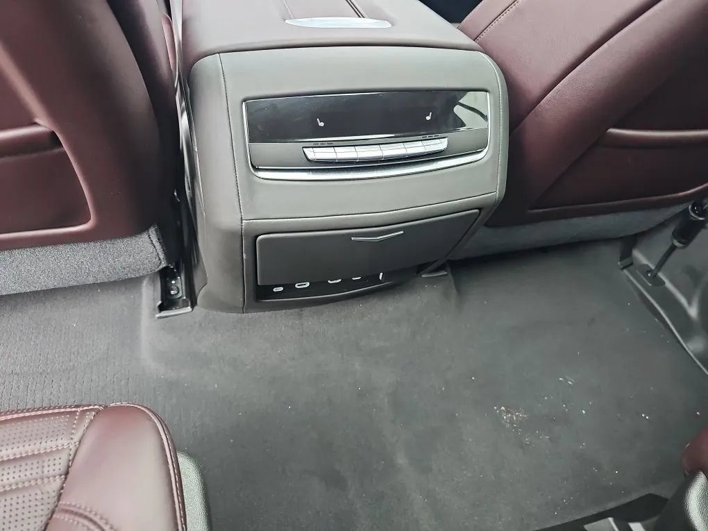 Used 2021 Cadillac Escalade Premium Luxury Platinum RWD image 25