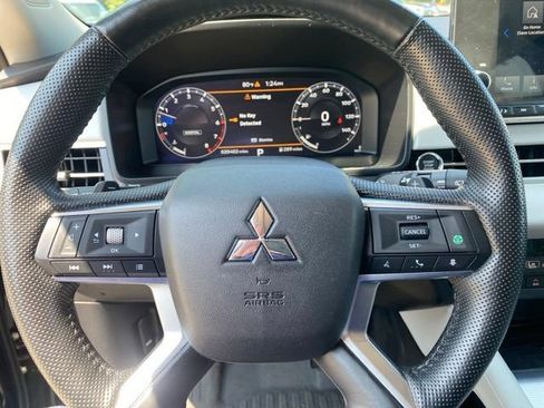 Used 2024 Mitsubishi Outlander SEL FWD image 15