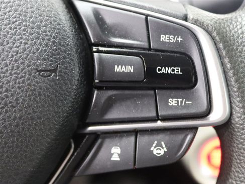 Used 2018 Honda Accord LX image 29