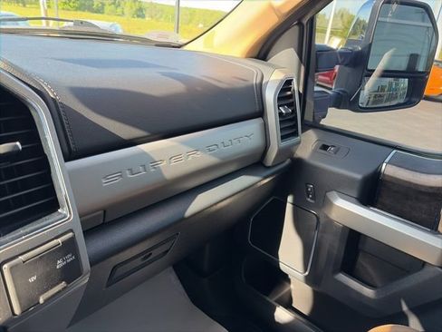 Used 2022 Ford F350 Lariat w/ Lariat Ultimate Package AWD/4WD image 28