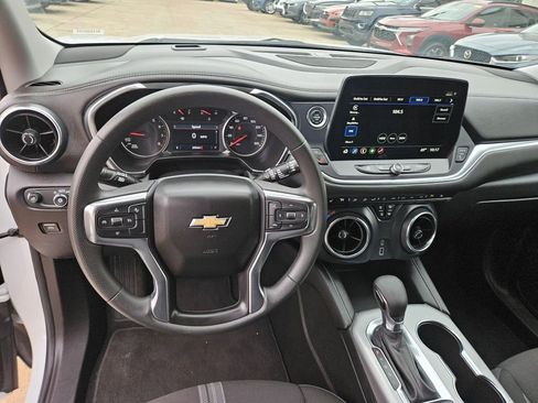 Used 2025 Chevrolet Blazer LT FWD image 17