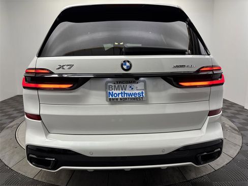 Used 2025 BMW X7 xDrive40i AWD/4WD image 15