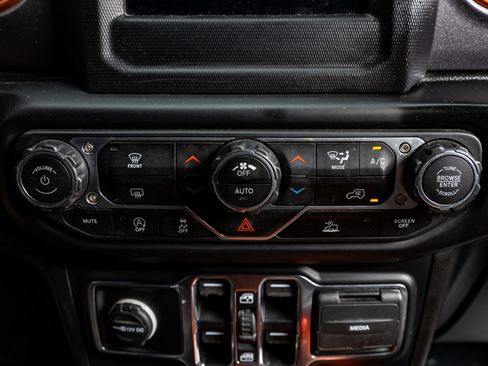 Used 2020 Jeep Gladiator Mojave w/ LED Lighting Group image 25