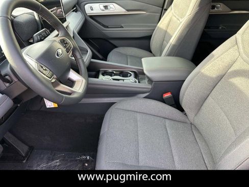 New 2026 Ford Explorer Active image 9