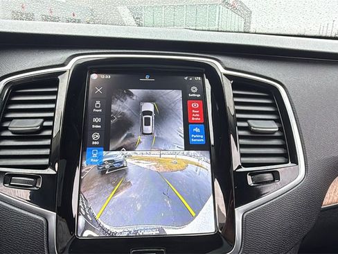 Certified 2024 Volvo XC90 T8 Plus w/ Protection Package Premier image 18