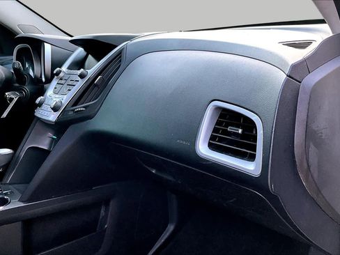 Used 2012 Chevrolet Equinox LTZ FWD image 16