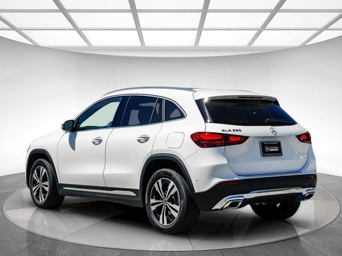 Certified 2026 Mercedes-Benz GLA 250 image 2