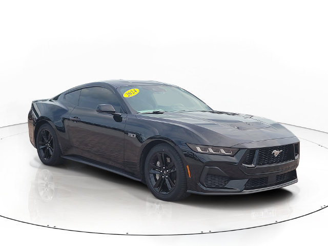 Used 2024 Ford Mustang GT RWD image 3